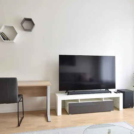 Stylish Studio With Free Private Parking & Wi-fi * Talin