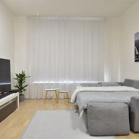 Stylish Studio With Free Private Parking & Wi-fi Apartamento Talin