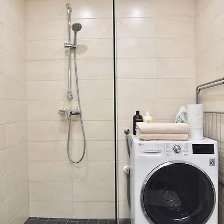 Stylish Studio With Free Private Parking & Wi-fi *